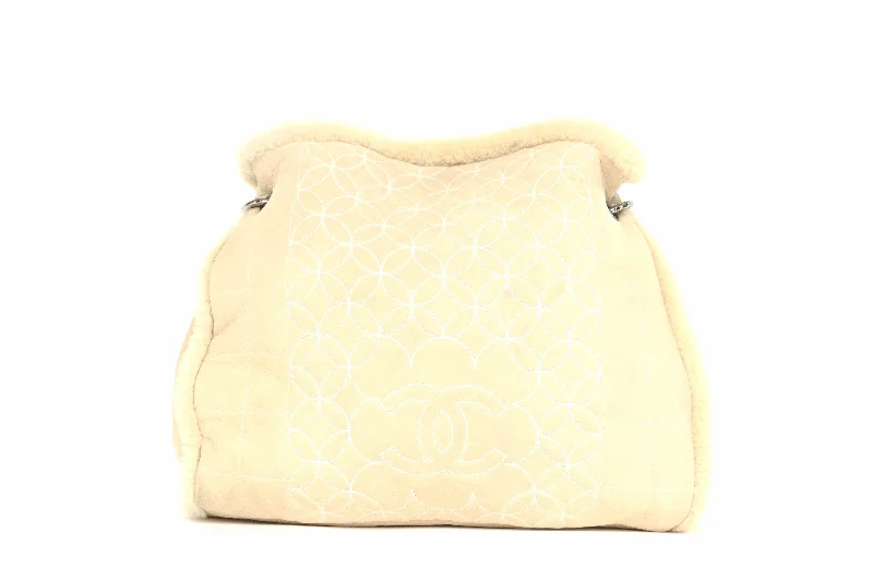 Handbag rental options-Chanel Quilted Shearling Hobo Bag