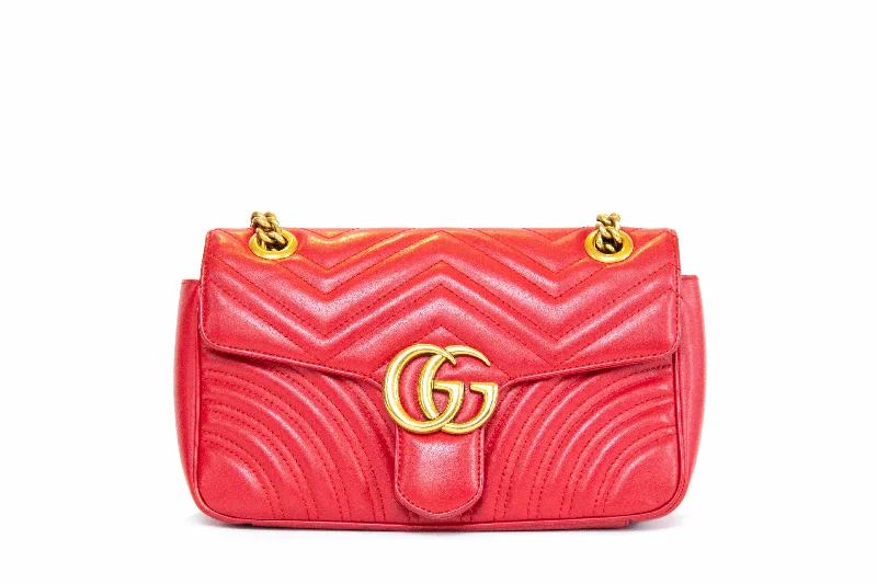 Handbag second hand-Gucci GG Marmont Red Medium Matelasse Bag